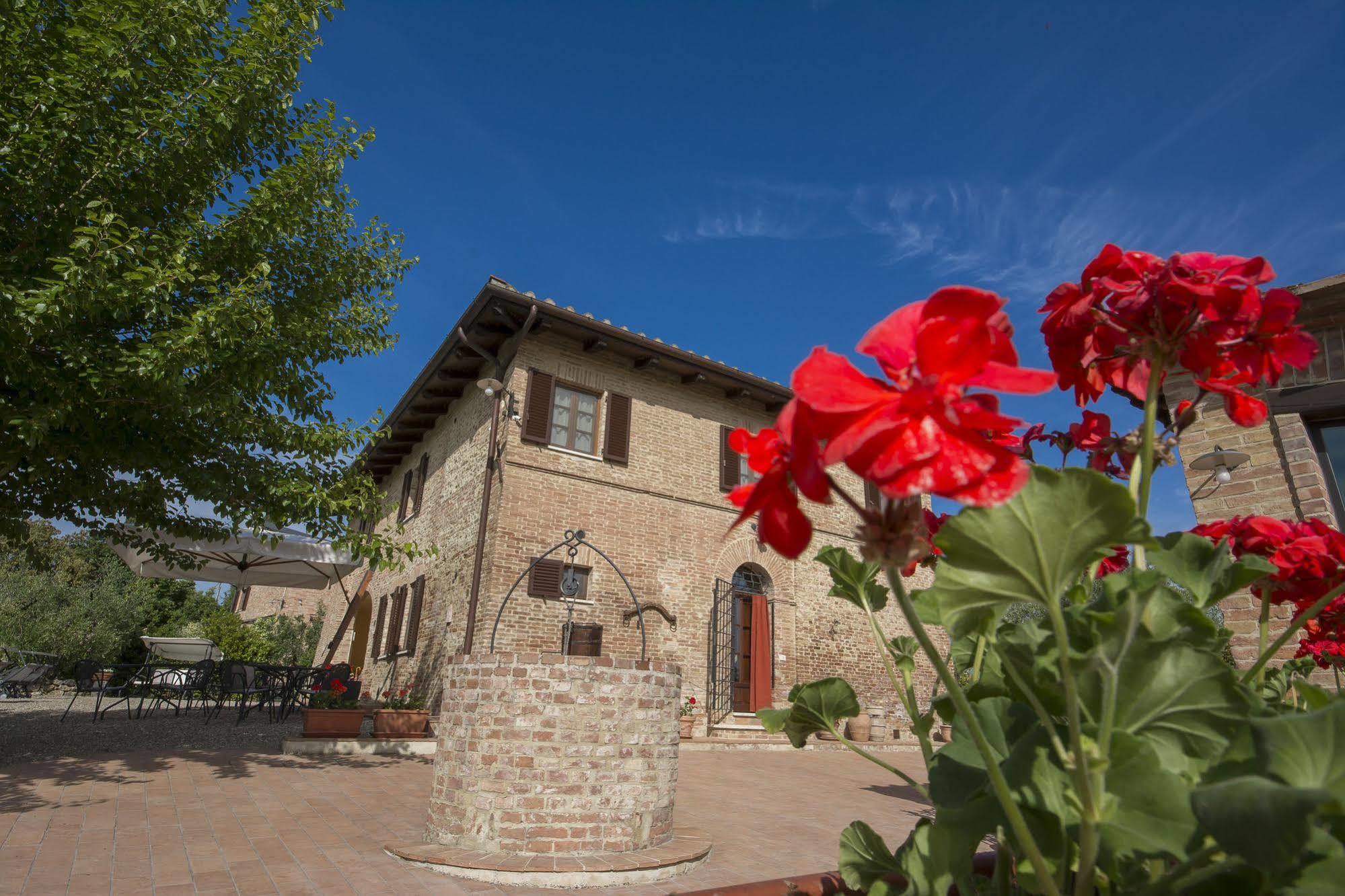 Aia Mattonata Relais Acomodação com café da manhã Siena Exterior foto